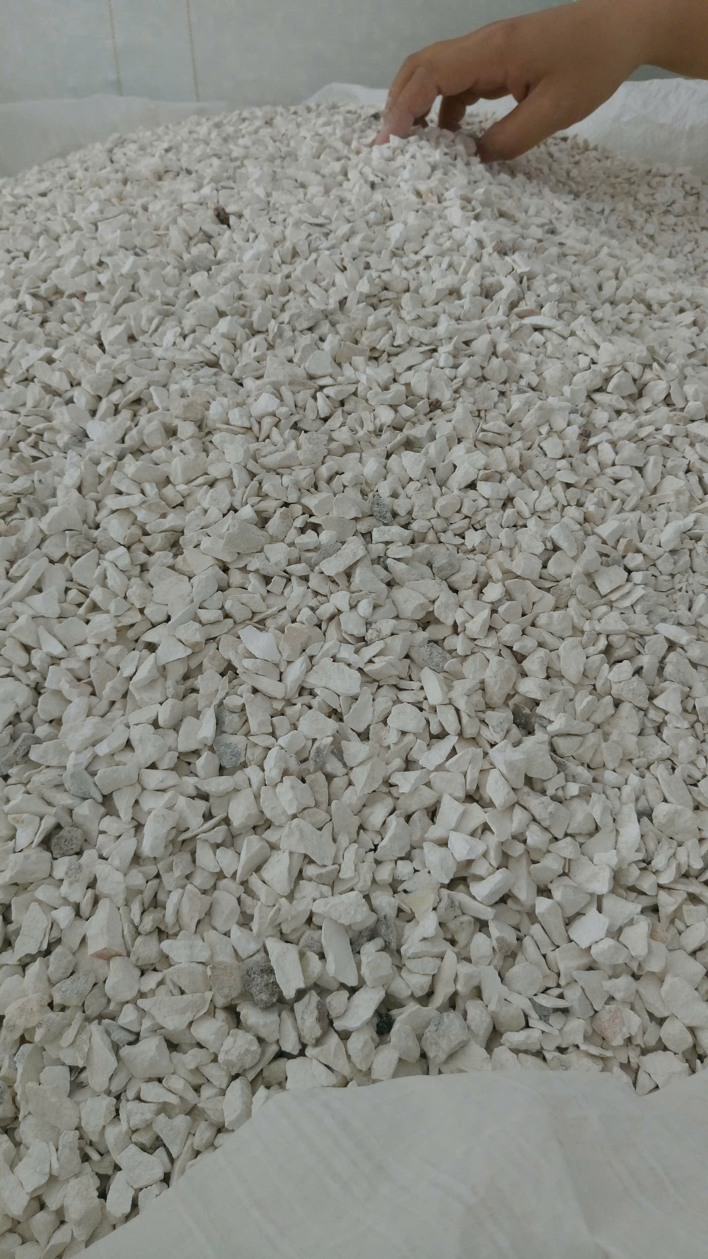 QUICK LIME LUMP SIZE 0-3MM