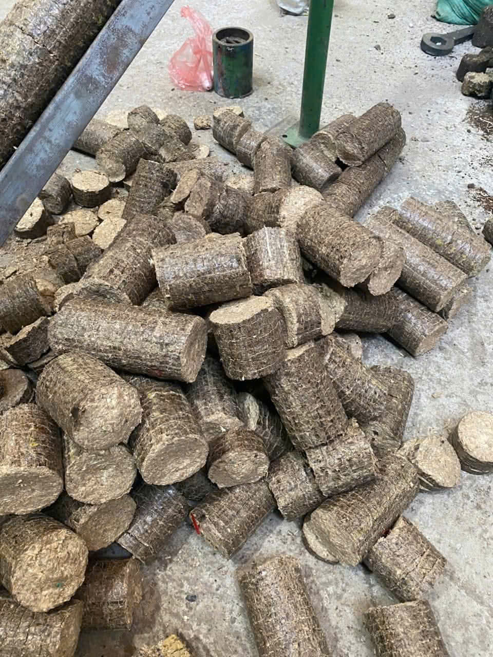 SAWDUST LOG