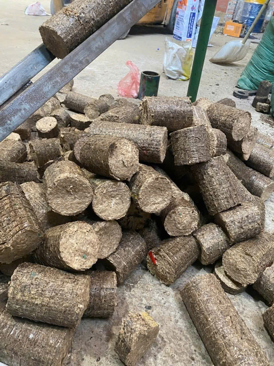 SAWDUST LOG