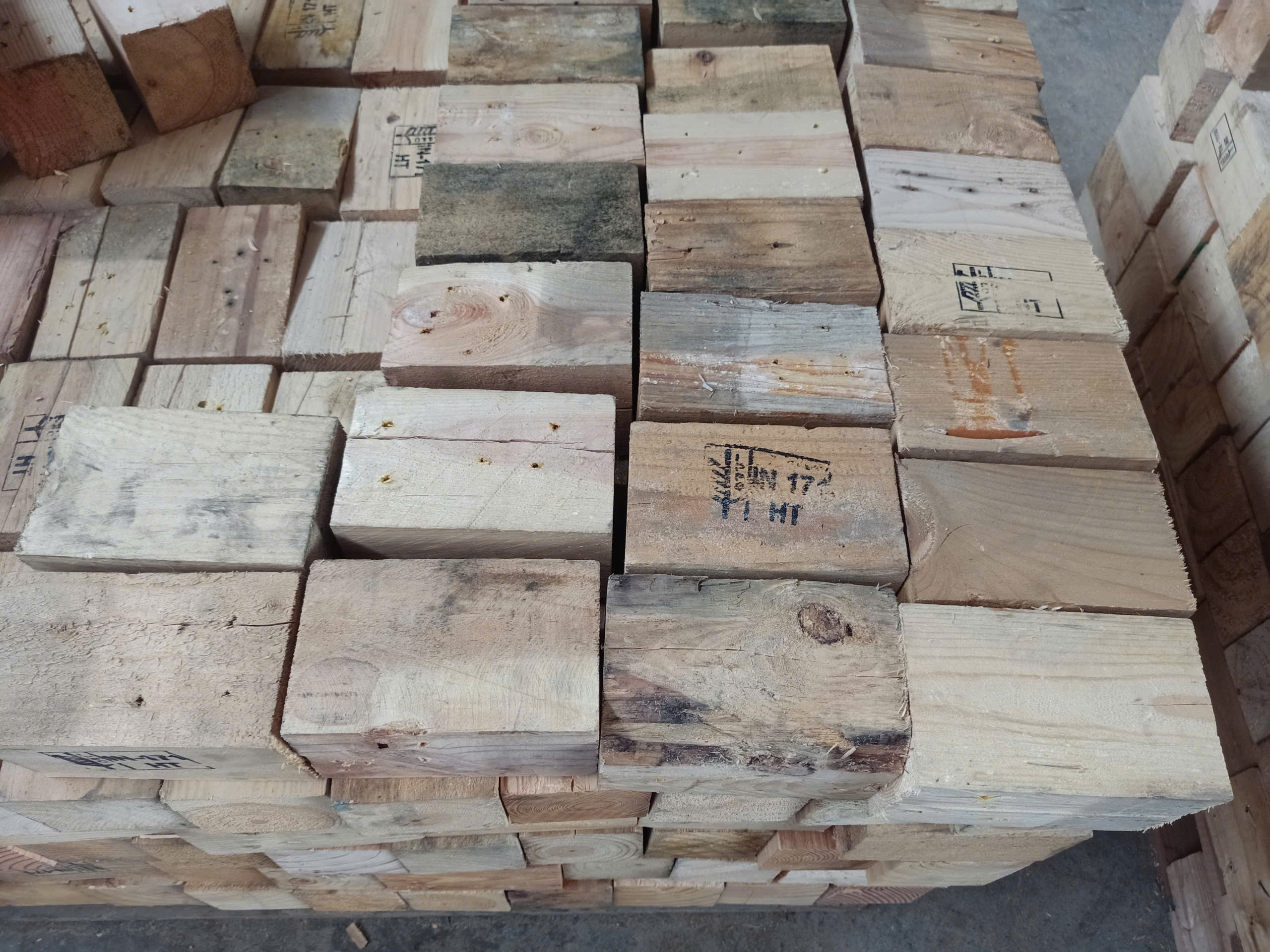CHIP BLOCK/ WOODEN BLOCK