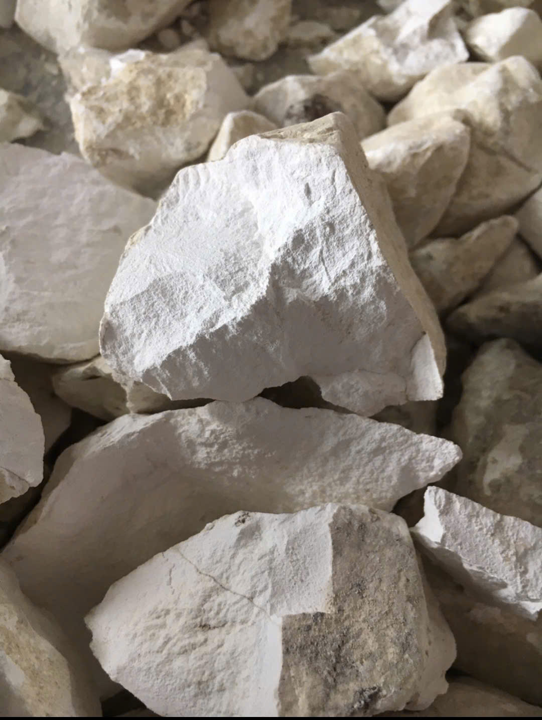 QUICK LIME LUMP SIZE 10-70MM